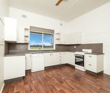 Serene Farm Scene - Photo 1