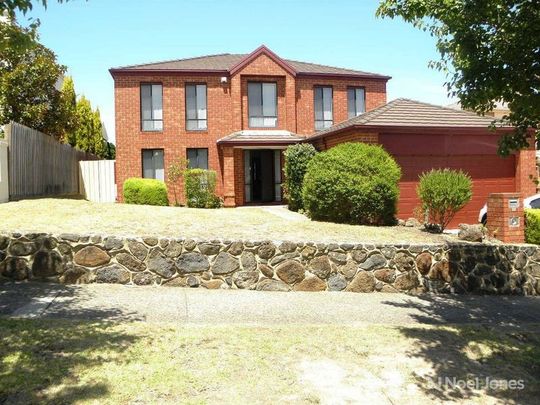 27 Rangeview Terrace, BULLEEN - Photo 1