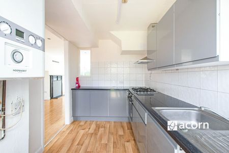 Terraced House to rent - Florence Road, London, SE2 - Photo 2