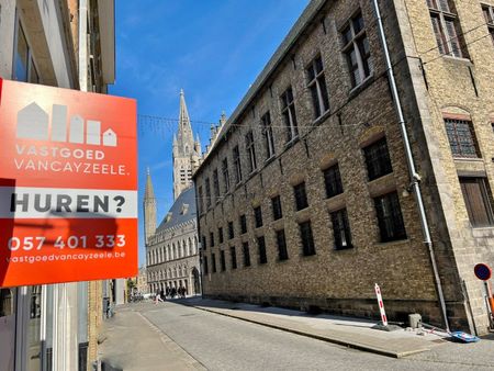 Karaktervolle rijwoning met terras in het centrum van Ieper - Photo 5
