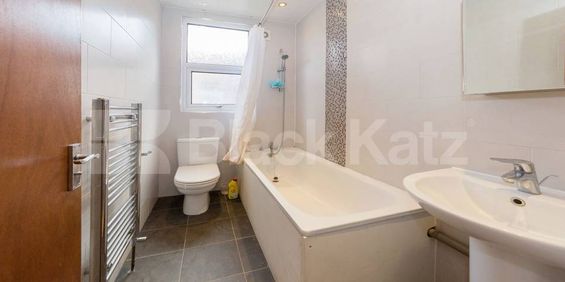 A bright and well-presented furnished studio apartment available to rent on Dartmouth Road, NW2 - Photo 3
