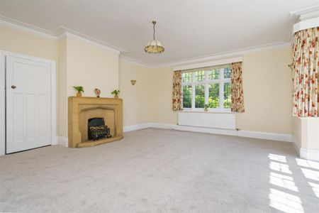 6 bed detached house to rent in Warwick Road, Solihull - Photo 3