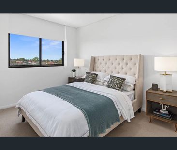 Top floor apartment within 2 mins walk to Metro - Photo 5