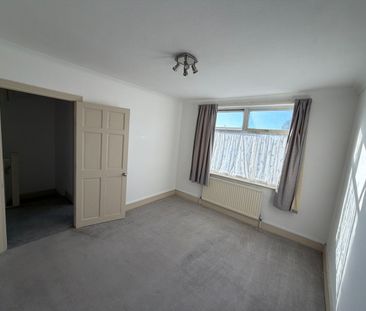 4 Bed Terraced House, Brook Road, IG2 - Photo 6