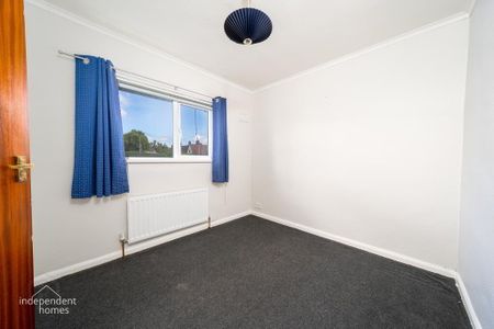 33 Wellington Avenue, Larne, BT40 1EH - Photo 2