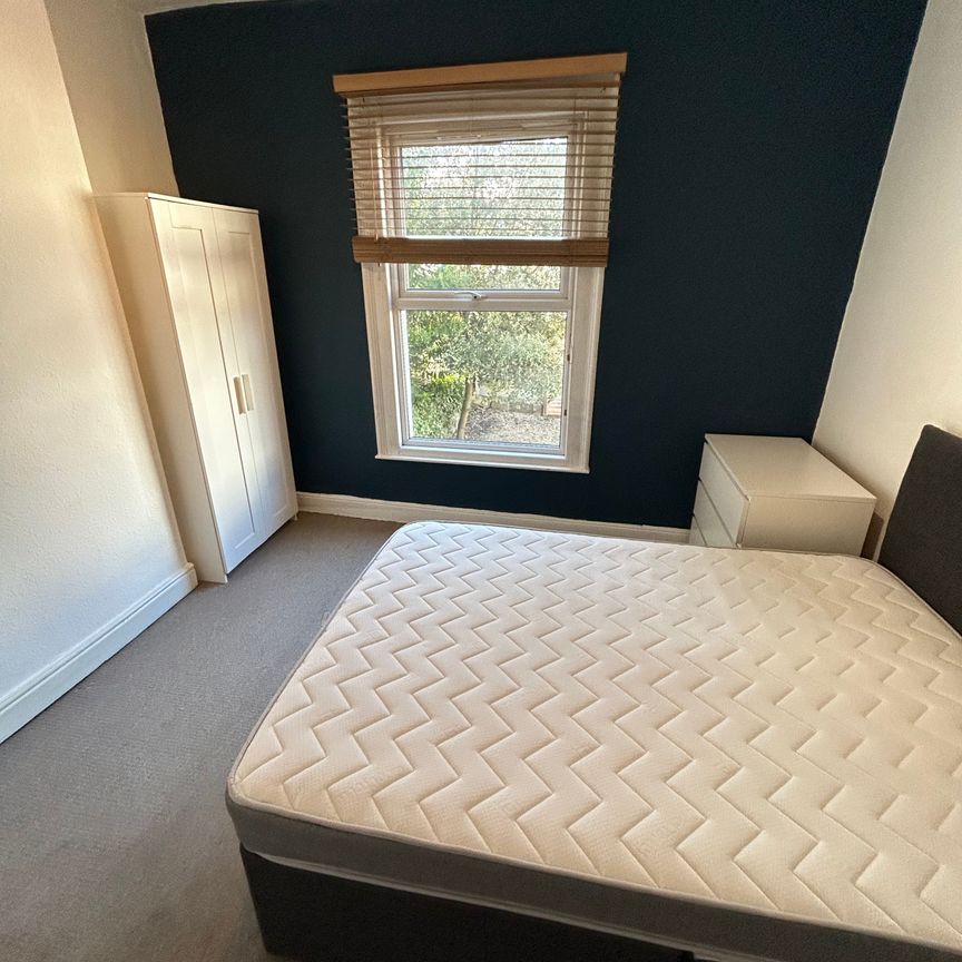 Exceptional House Share in Bath Road area - Photo 1
