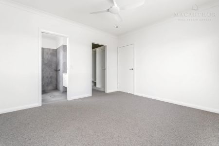 13 Lawrence Avenue, Gobbagombalin NSW 2650 - Photo 4