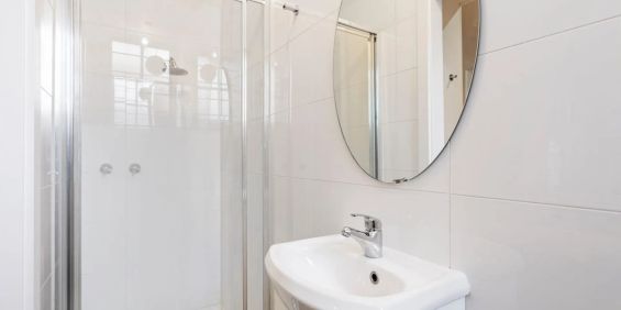 Fully Furnished Victorian Gem in the Heart of St Kilda - Photo 3