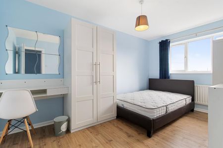 4 bedroom semi-detached house to rent - Photo 2