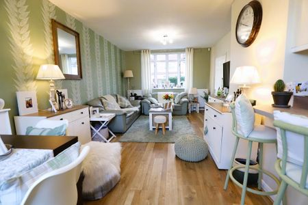 3 bedroom semi-detached house to rent - Photo 2