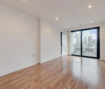 1 Bed Flat, Horizons Tower, E14 - Photo 1