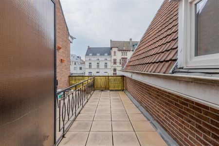 Gunstig gelegen opgeknapt appartement met terras. - Photo 2