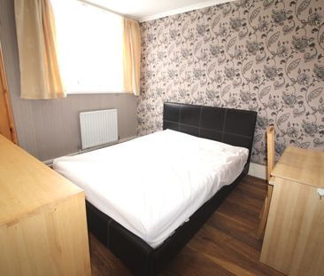 Room in a Shared Flat, Martindale House, E14 - Photo 6