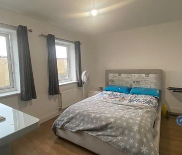 4 bedroom terraced house to rent - Photo 6