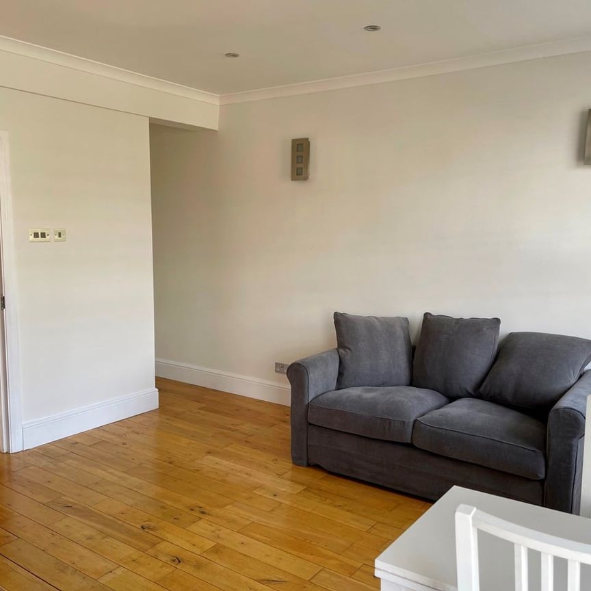1 Bed Flat, Denbigh Street, SW1V - Photo 1