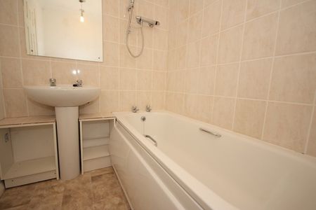 Wych Hill Lane, Woking - Photo 4