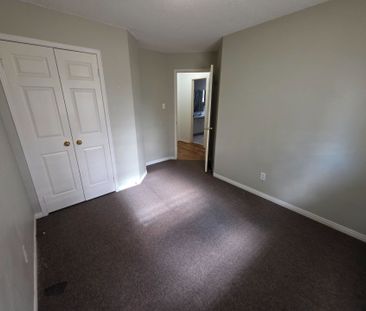 For Lease - 199 Livingstone Street, Barrie, Ontario - Photo 3