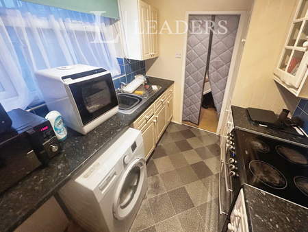 3 bedroom house to rent Old Forge Way, Sawston, Cambridge, CB22 - Photo 2