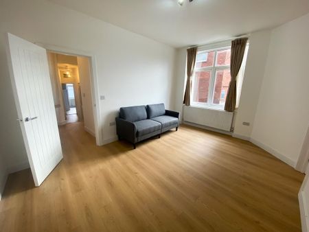 3 bedroom apartment to rent - Photo 3