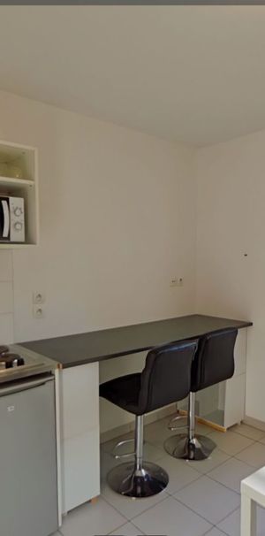 Location Appartement 1 pièce 17m² VENISSIEUX 69200 - Photo 1
