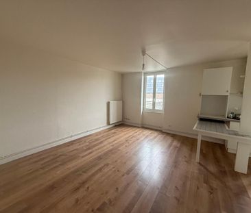 Location Appartement 4 pièces 46m² BOURG LES VALENCE 26500 - Photo 2
