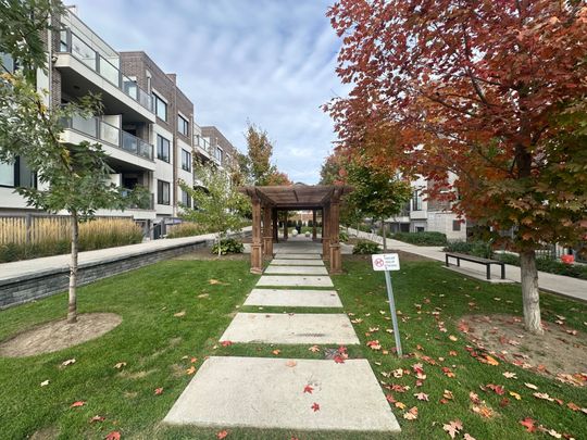 For Lease - 8 Drummond Street Unit# 418, Toronto, Ontario - Photo 1