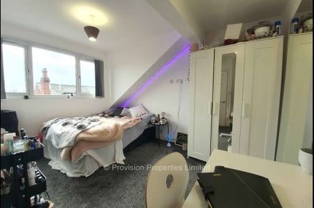 3 Bedroom House in Hyde Park - Photo 5