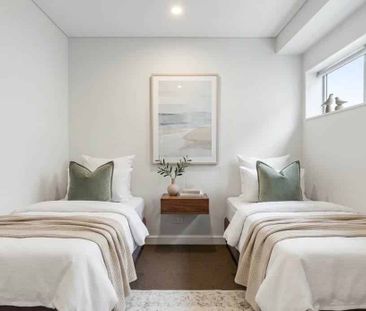 Two-Bedroom, One-Bathroom Apartment in Forte C... - Photo 2
