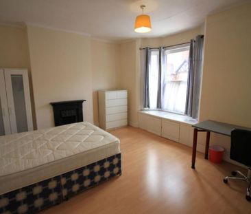 5 bedroom terraced house to rent - Photo 4