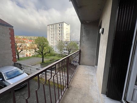 : Appartement 45.0 m² à ST ETIENNE - Photo 2