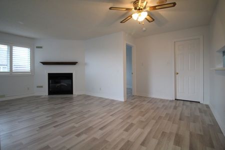 For Lease - 189 Lake Driveway N/A Unit# 407, Ajax, Ontario - Photo 4