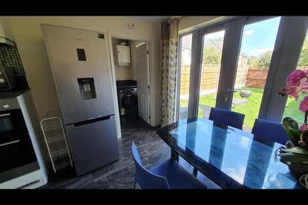 4 Bed Terraced House, Nazareth Road, NG7 - Photo 5