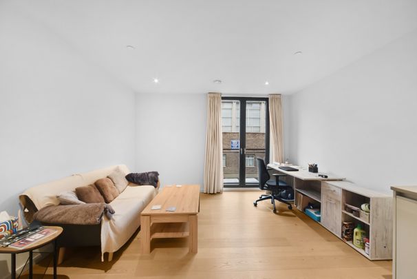 2 Bed Flat, St. Gabriel Walk, SE1 - Photo 1