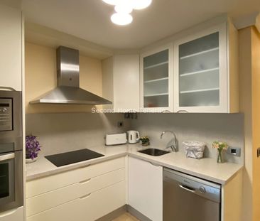 Modern and refurbished 1 bedroom apartment for rent in the center o... - Photo 4