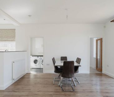 3 bedroom detached house to rent - Photo 4