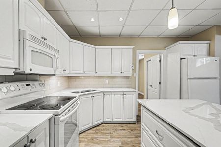 For Lease - 63 Rothwell Drive Unit# B, Beacon Hill North - South and Area, Ontario - Photo 5