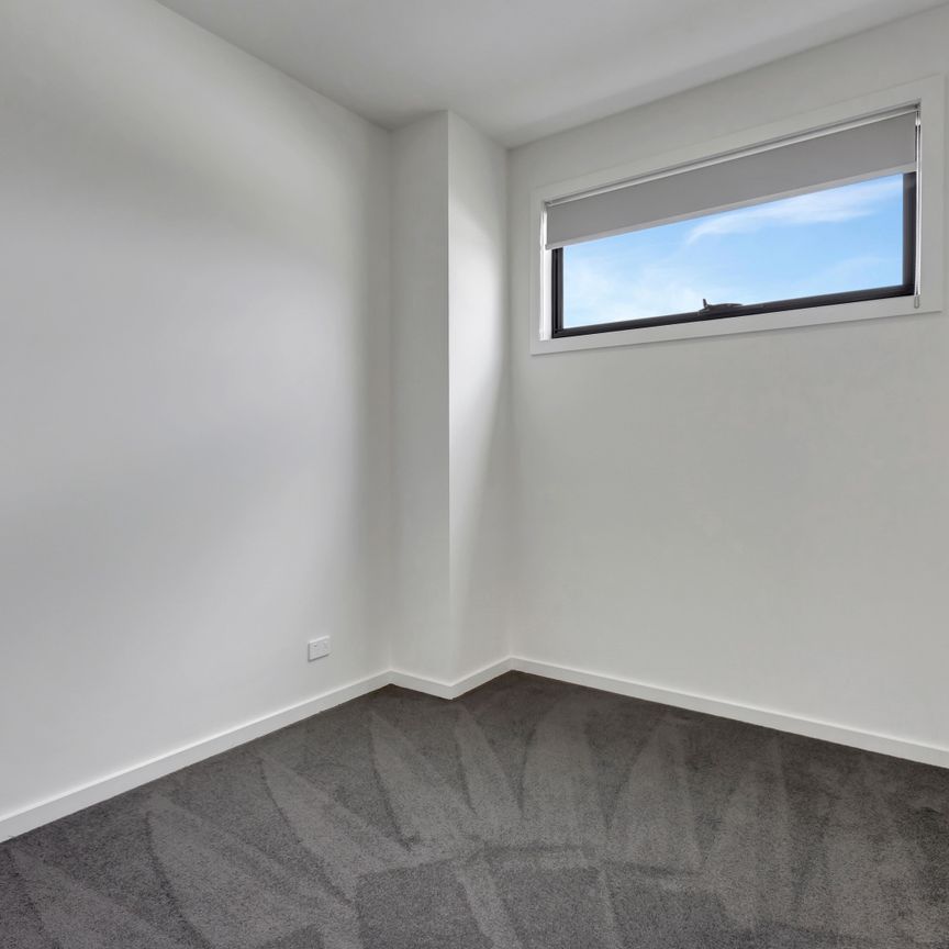 7 Rakia Lane, Fraser Rise VIC 3336 - Townhouse For Rent | Domain - Photo 1