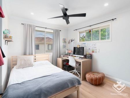 Stylish 3-Bedroom Townhouse in Secure Gated Calamvale Complex - Photo 4