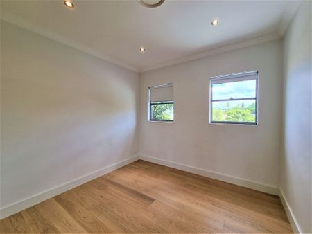 Stylish and Timeless Four Bedrooms Duplex - Photo 5