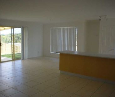 25 Kelsey Circuit, Nerang QLD 4211 - House For Rent | Domain - Photo 3