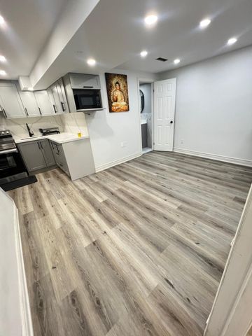 For Lease - 33 Mansewood Gardens, Toronto, Ontario - Photo 3