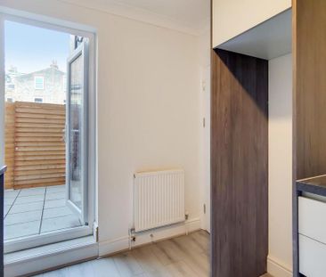 Studio to rent - Photo 6