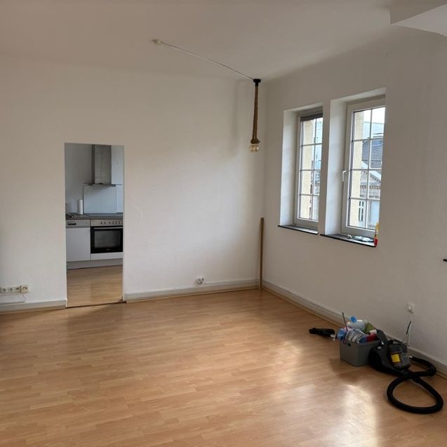 zu vermieten 2 ZKDB, 44 qm incl. Küche und großer ca. 30 qm Gemeinschaftsdachterrasse im 3. OG. - Photo 1