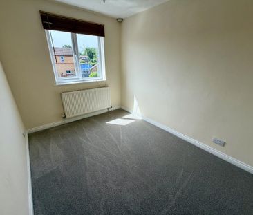 3 bedroom link detached house to rent - Photo 2