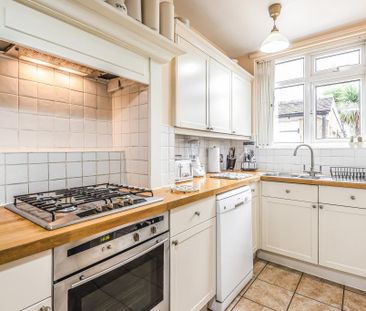 3 bedroom semi-detached house to rent - Photo 3