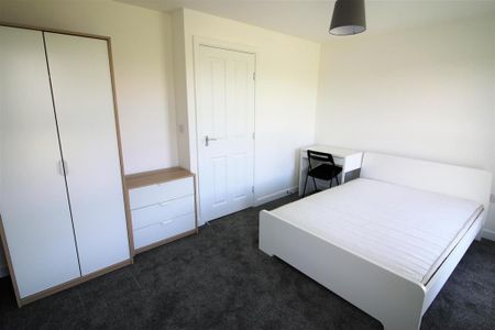 5 bedroom private hall to rent - Photo 3