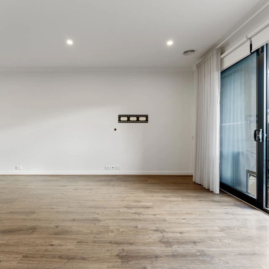 Modern 2-Bedroom, 2-Bathroom Apartment - Photo 2
