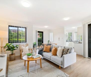 Spacious Two - Bedroom Apartment - Photo 2