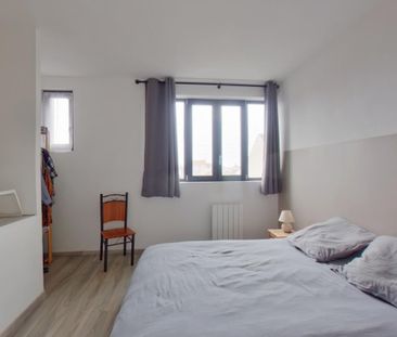 Location Appartement 3 pièces 69m² CHATELLERAULT 86100 - Photo 2