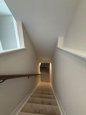 For Lease - 22 Sintaluta Walk, Stittsville - Munster - Richmond, Ontario - Photo 1
